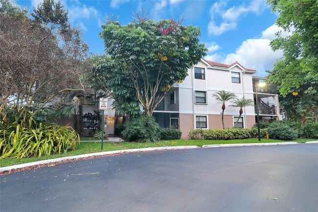 Photo - 10111 W Sunrise Blvd Unidad 303