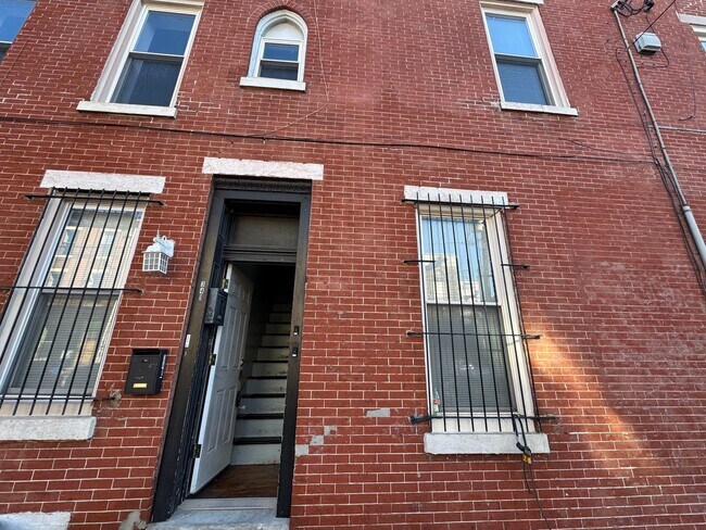 Photo - 341 W Girard Ave Unit 2nd Floor -