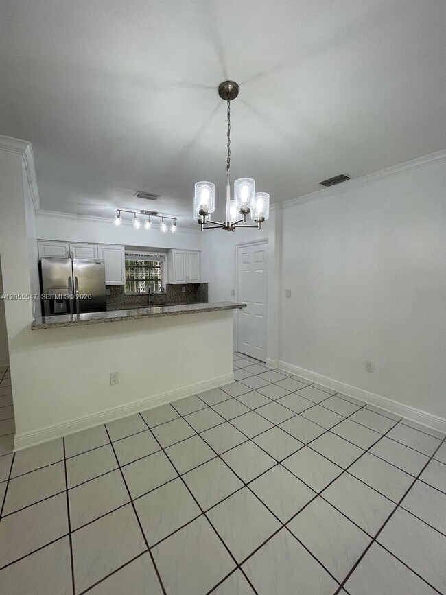 Photo - 828 Lorca St