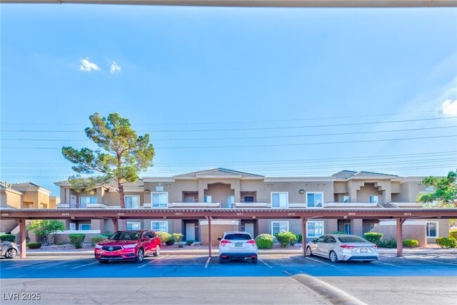 Building Photo - 8070 W Russell Rd Unit 2015