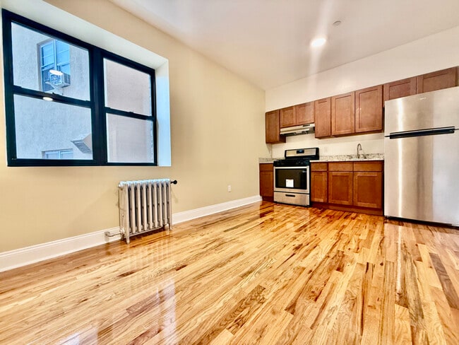 Photo - 129 S Broadway