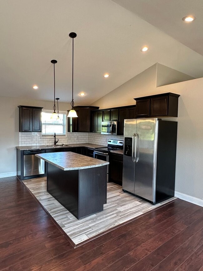 Photo - 4 Bedroom 3 Bath 2 Stall Garage in Waynesv...