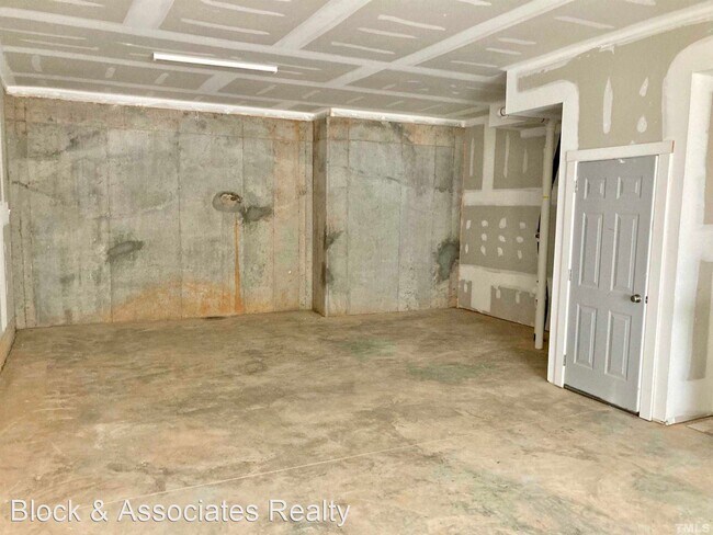 Photo - 3 br, 2.5 bath House - 809 S Franklin Street