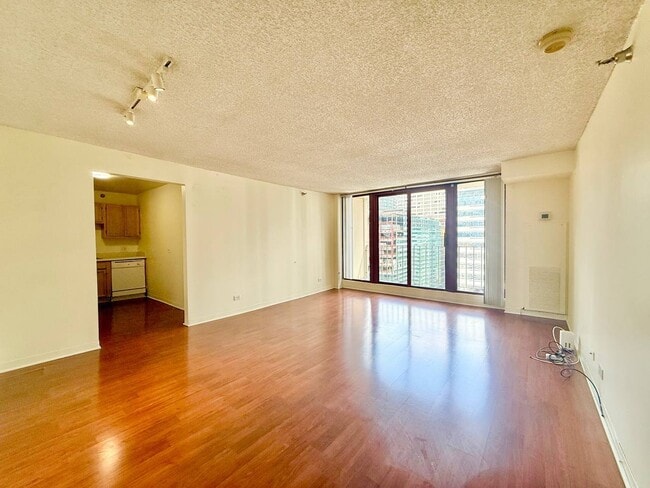 Photo - 200 N Dearborn St Unidad 2208