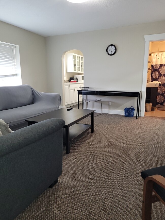 Building Photo - Roost Unit 3 - Furnished ABNB