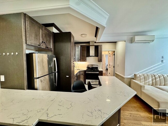 Photo - Gorgeous gut renovated 2 bed/2 bath spacious coop for rent. Unit F17