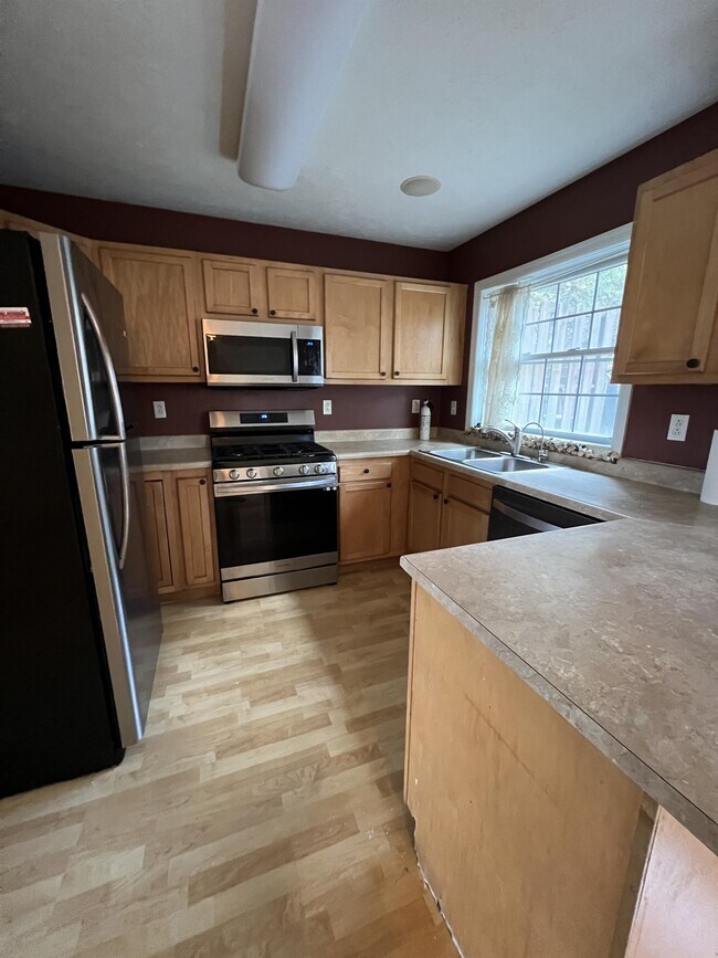 Photo - 794 Alpine St