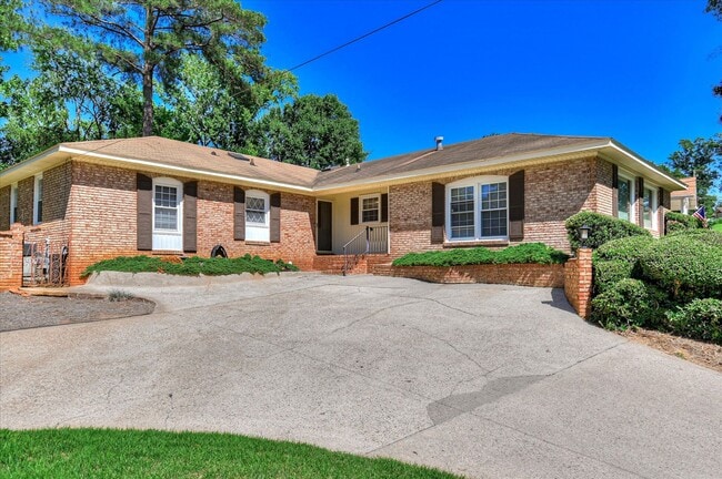 Building Photo - National Hills Home