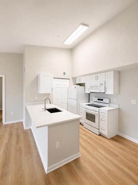 Photo - 141 SW Palm Dr Unit 306