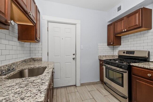 Photo - 6100 Eberhart