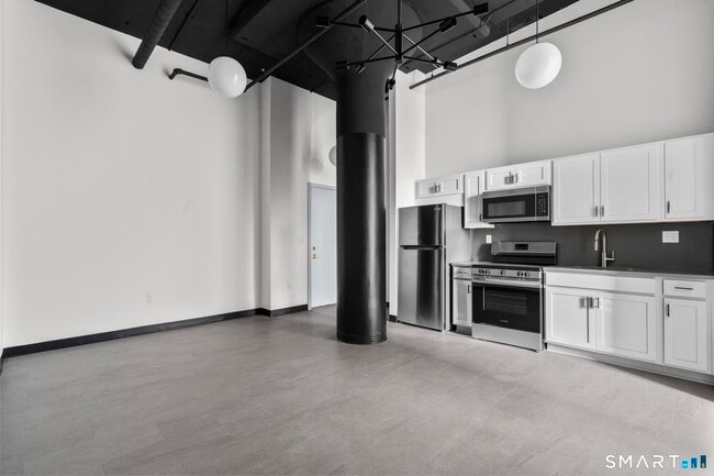 Building Photo - 480 Myrtle St