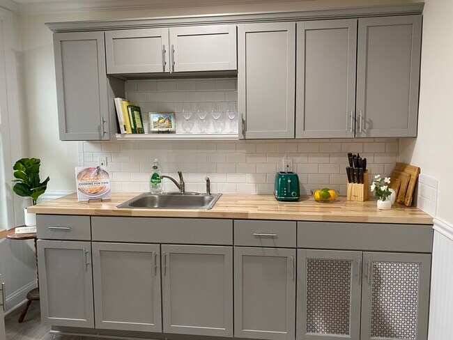 Wood Butcher Block Countertops - 52 Pomeroy Ave Unit 2