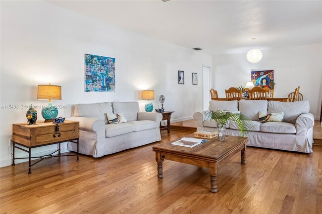 Photo - 10130 SW 70th Ave