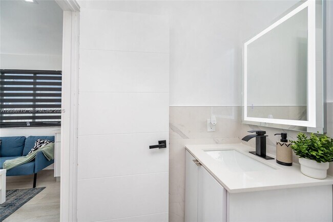 Photo - 3016 NW 22nd Ct Unidad 3018