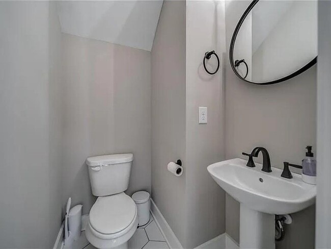 Photo - 23 Gertrude Pl NW