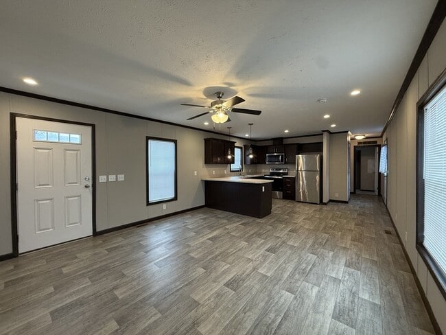 Photo - 10610 State Rte 762