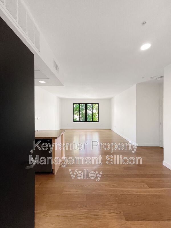 Photo - 88 Bush St