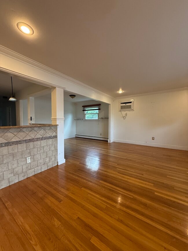 Building Photo - 3 N Hampton Gate Unit 1