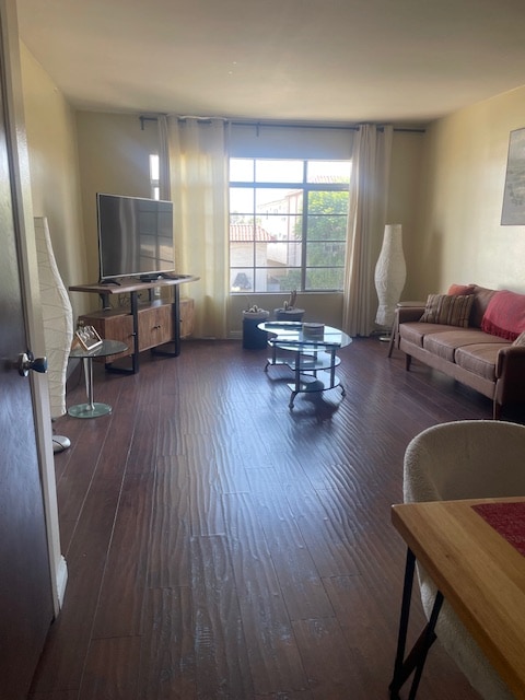 Building Photo - 10961 Palms Blvd Rental
