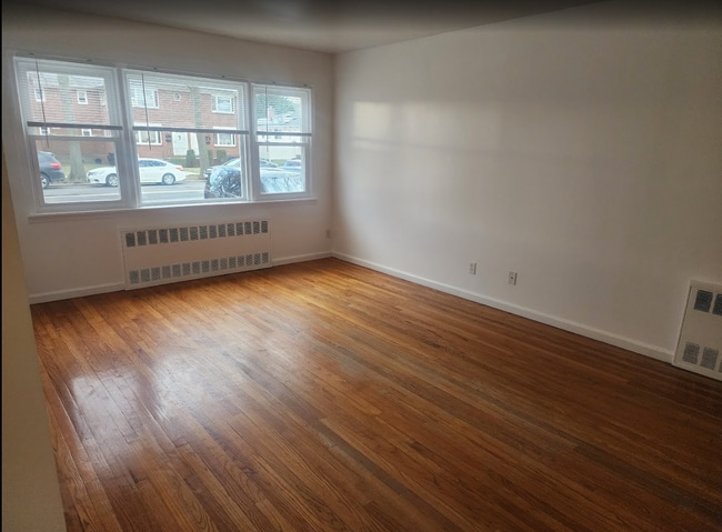 Building Photo - 365 Burgher Ave