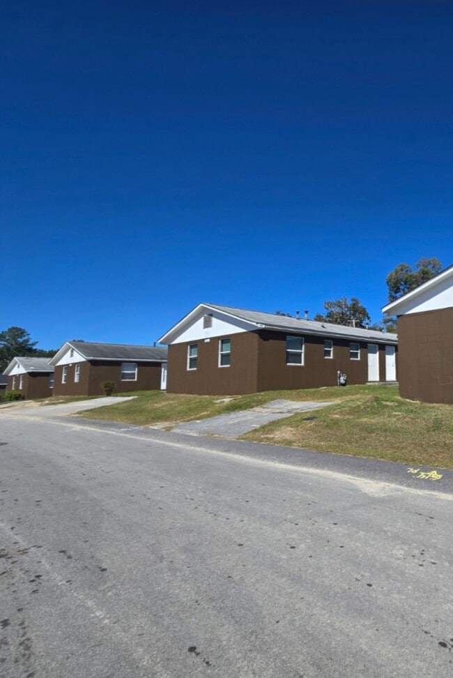 Building Photo - 2749 Howell Ct