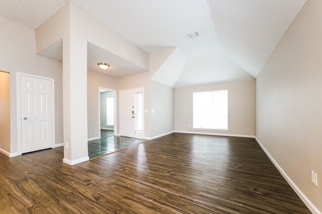 Photo - 1638 Rushworth Dr