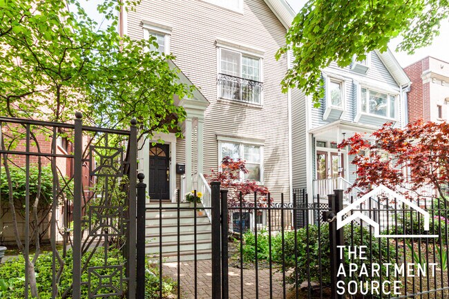 Photo - 1110 W Wolfram St Unit G