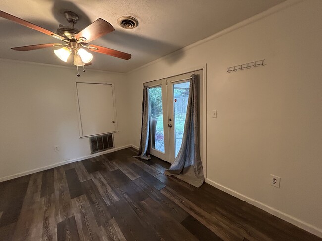 Photo - 1102 Wooddell Dr