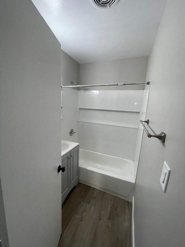 Photo - 1616 Cherry Ln Unit B