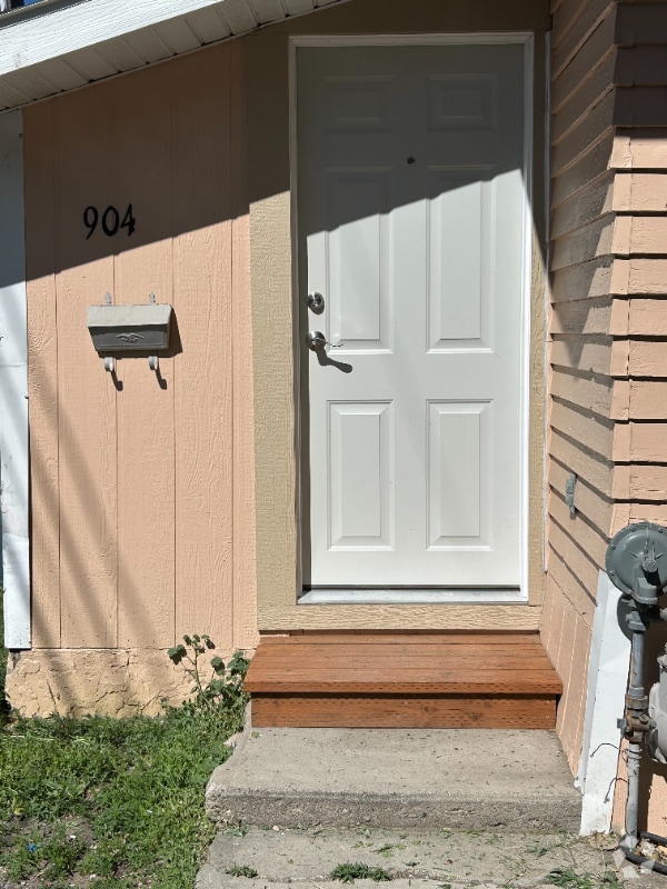 Building Photo - 904 8th Ave N Rental