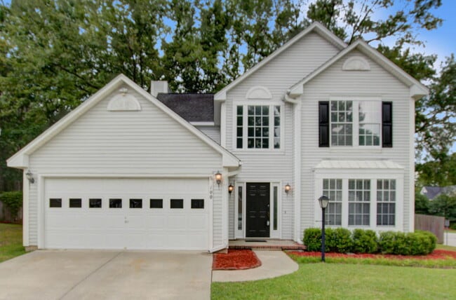 Photo - 100 N Pembroke Dr