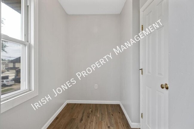 Photo - 529 Winslow Ave Unit Upper