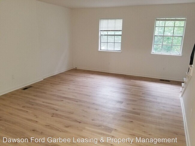 Photo - 3 br, 1.5 bath House - 424 West Cadbury Drive