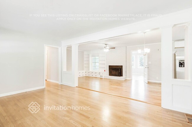 Photo - 465 Center Cir SW