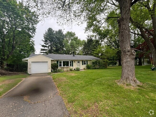 Building Photo - 45 Sherman Rd Rental