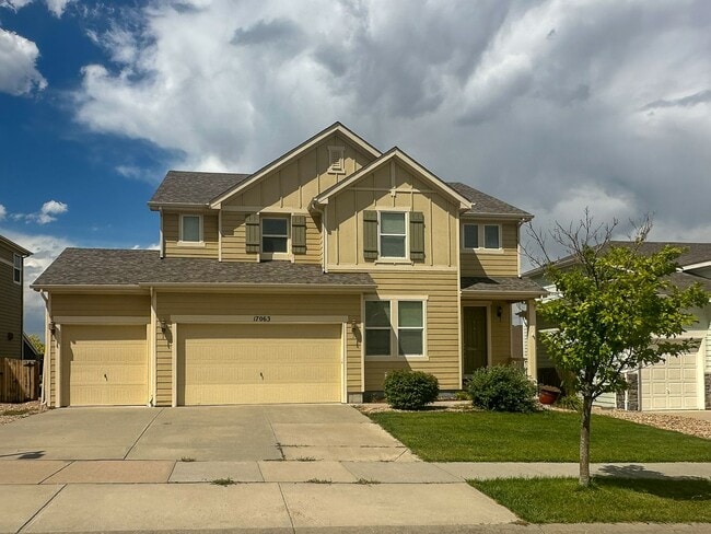 Building Photo - This 4bd home is waiting for you!
