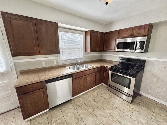 Photo - 1051 Mosby Rd