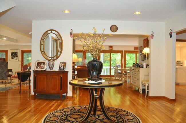 Photo - 4 Crestview Ln