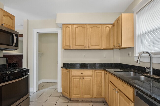 423 S Maple Ave