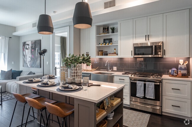 2BR, 2BA - 1008 SF