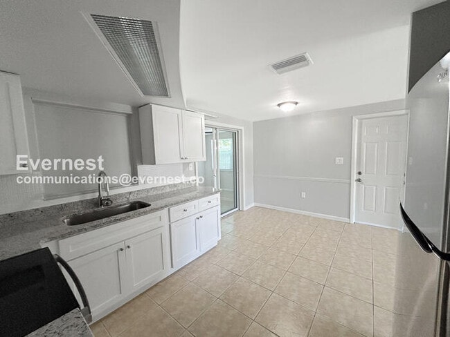 Photo - 3034 Primrose Dr