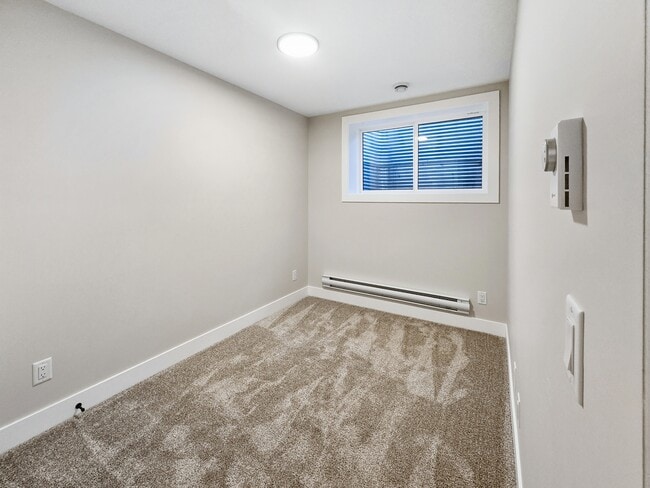 Photo - 2614R-26128 Avenue SW