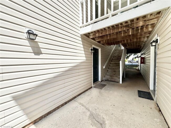 Photo - 5655 Hornaday Rd