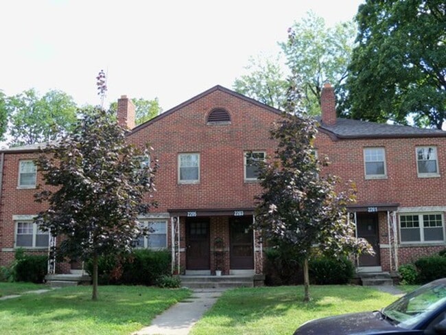 Building Photo - 896-902-902 Sheridan Ave Unit MSA5-898