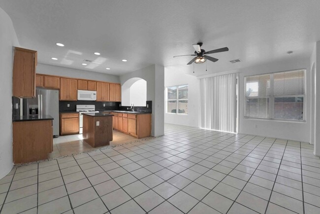 Photo - 6 BEDROOM HOME IN THE HEART OF NORTH LAS V...