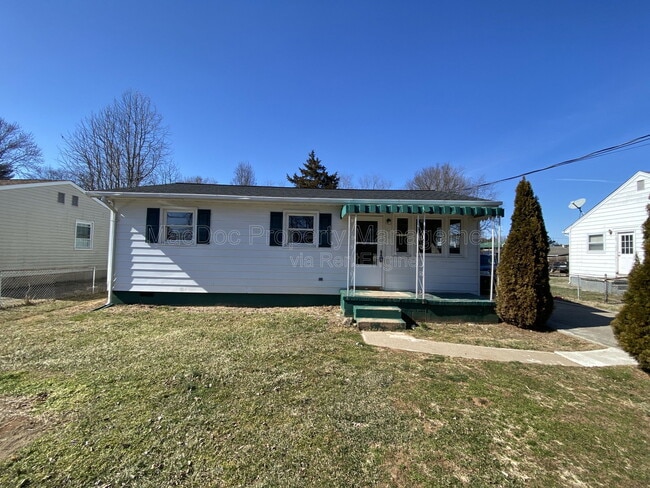 Photo - 209 Hamilton St