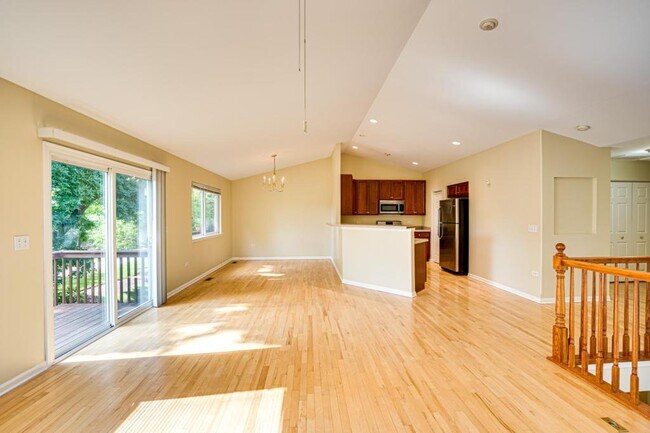 Photo - 3147 Saganashke