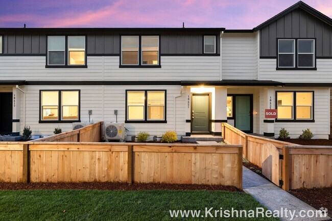 Building Photo - Beautiful NEW CONSTRUCTION 3 Bedroom 2.5 B... Rental