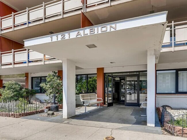 Photo - 1121 Albion St Unidad 810