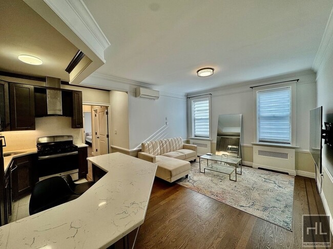 Photo - Gorgeous gut renovated 2 bed/2 bath spacious coop for rent. Unit F17